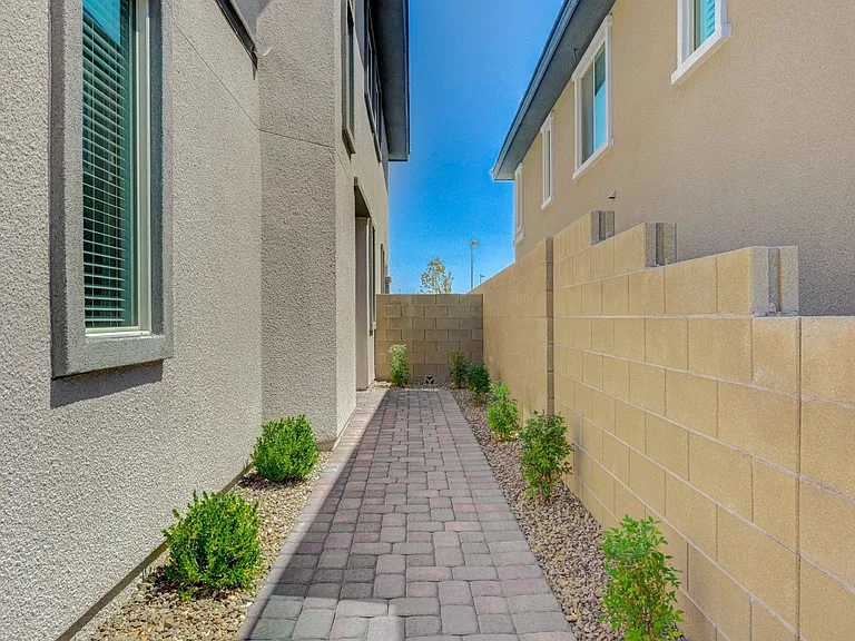12466 Point Sierra St — Photo 7