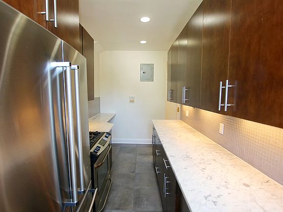 2nd image of 8309 Talbot St APT 4F