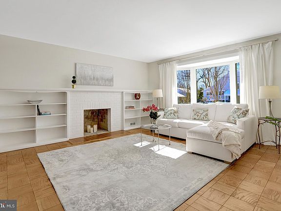 5th image of 8304 Lilac Ln