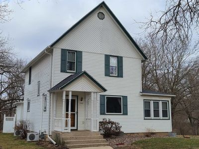 702 N Main St, Elkader, IA, 52043