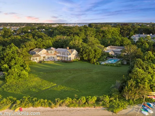 8 Tuthill Ln #27, Edgartown, MA 02539