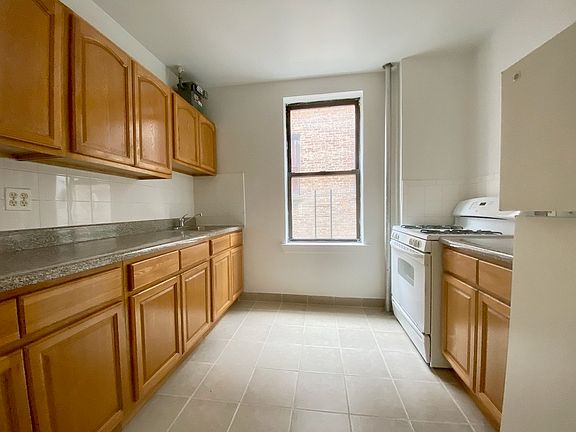 4th image of 603 Isham St #3E