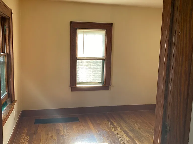 121 E Falls St — Photo 12