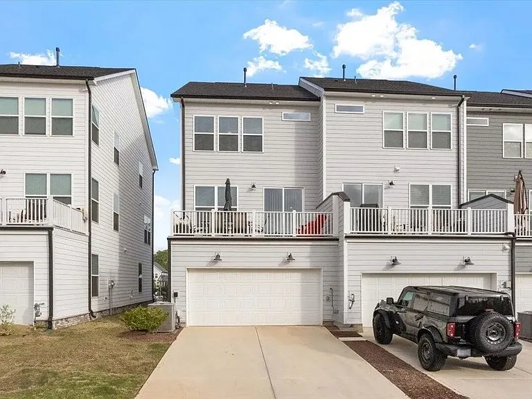 522 Billingshurst Way — Photo 10