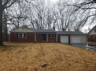 21 Fairview Dr, Fairview Heights, IL 62208