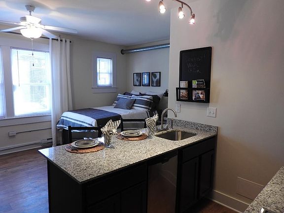 3rd image of 2301 Auburn Ave APT 303