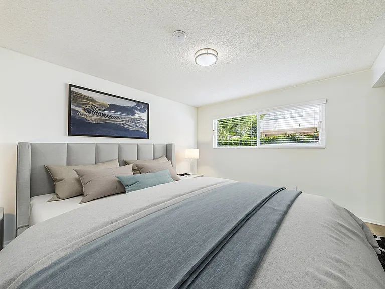 13157 Riverside Dr — Photo 15