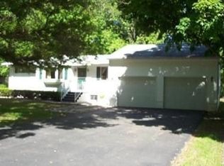 1056 Sandy Lake Rd, Grove City, PA 16127