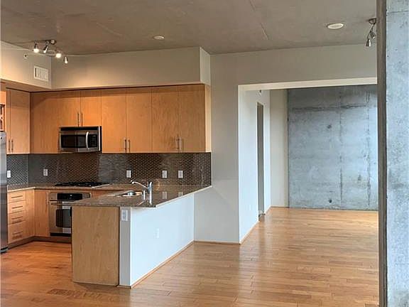 5th image of 353 Bonneville Ave #295