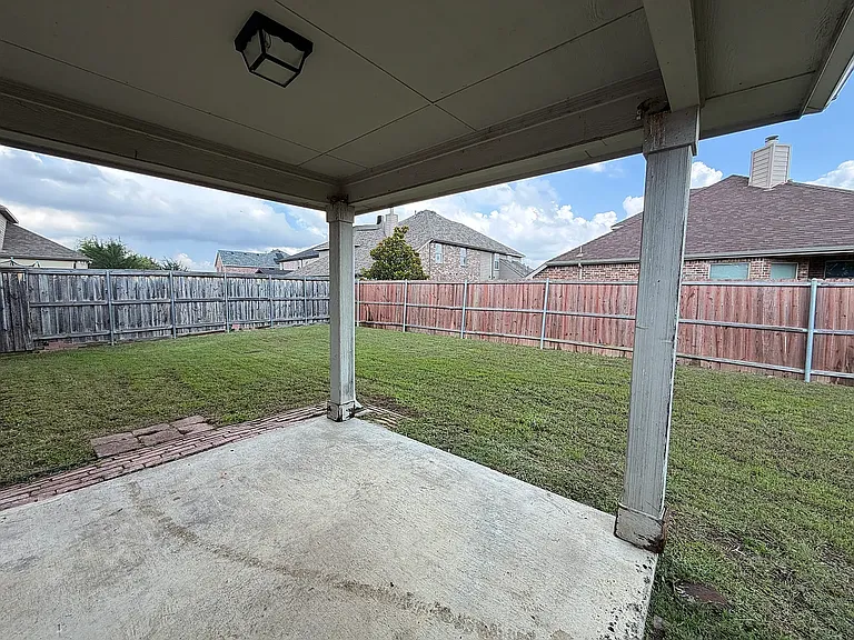 2620 Leisure Ln — Photo 16