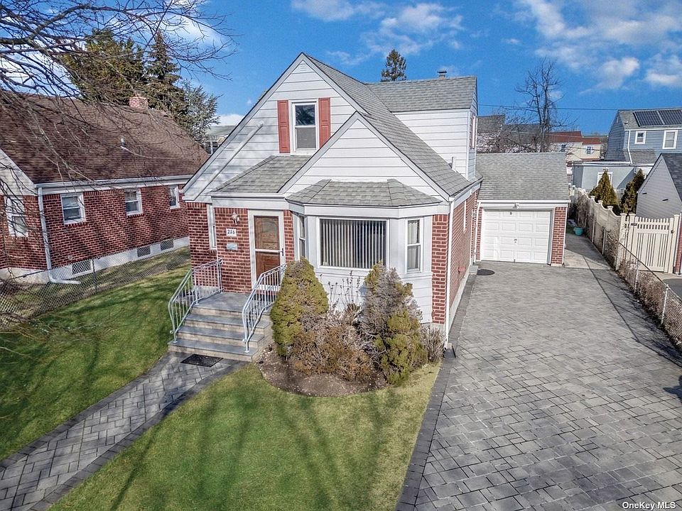 216 Village Avenue, Elmont, NY 11003 Zillow