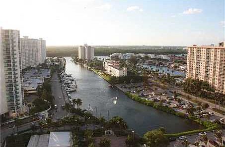 5th image of 15811 Collins Ave APT 1506