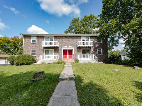 1305 Camden WAY #D, Waukesha, WI 53186