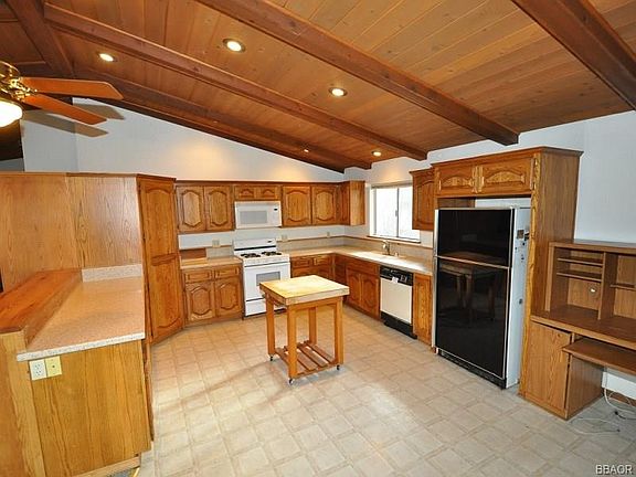5th image of 42805 Juniper Dr