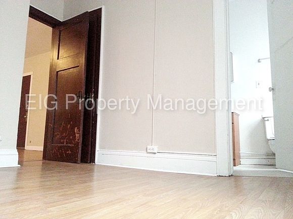 2nd image of 1828 Park Ave
