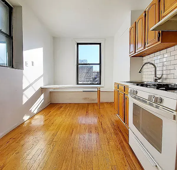 788 Park Pl #16 — Photo 4