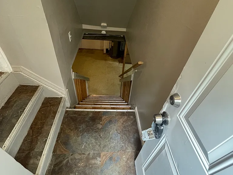26844 La Salle St — Photo 5