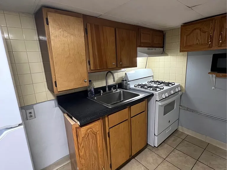 1221 Hillside Pl #G — Photo 2