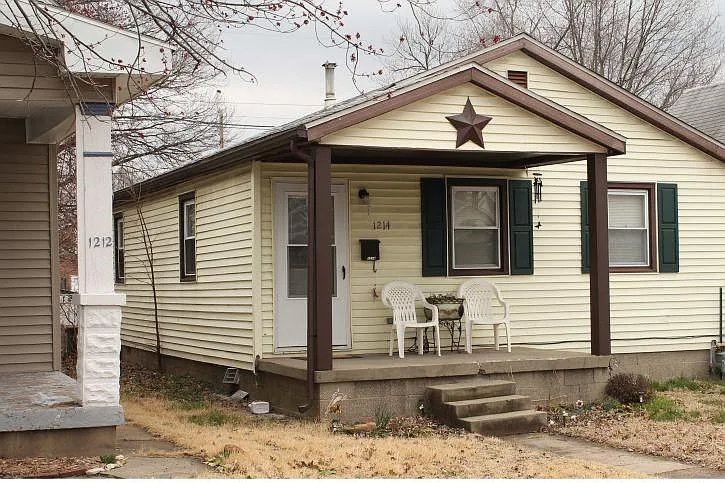 1214 Marshall Ave photo 1