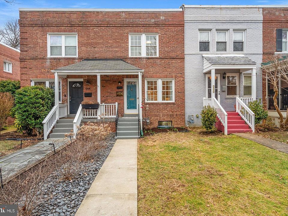 1st image of 546 E Nelson Ave