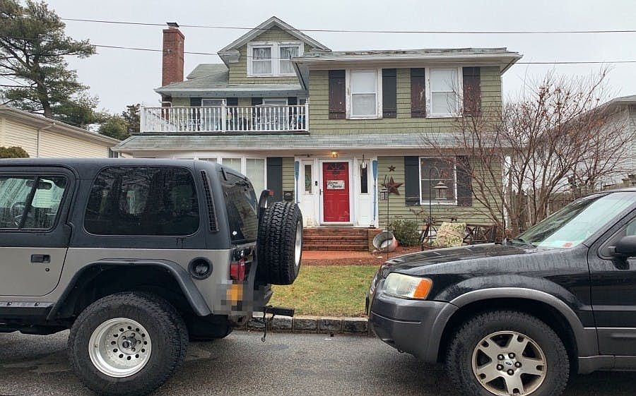 1st image of 604 1st St N
