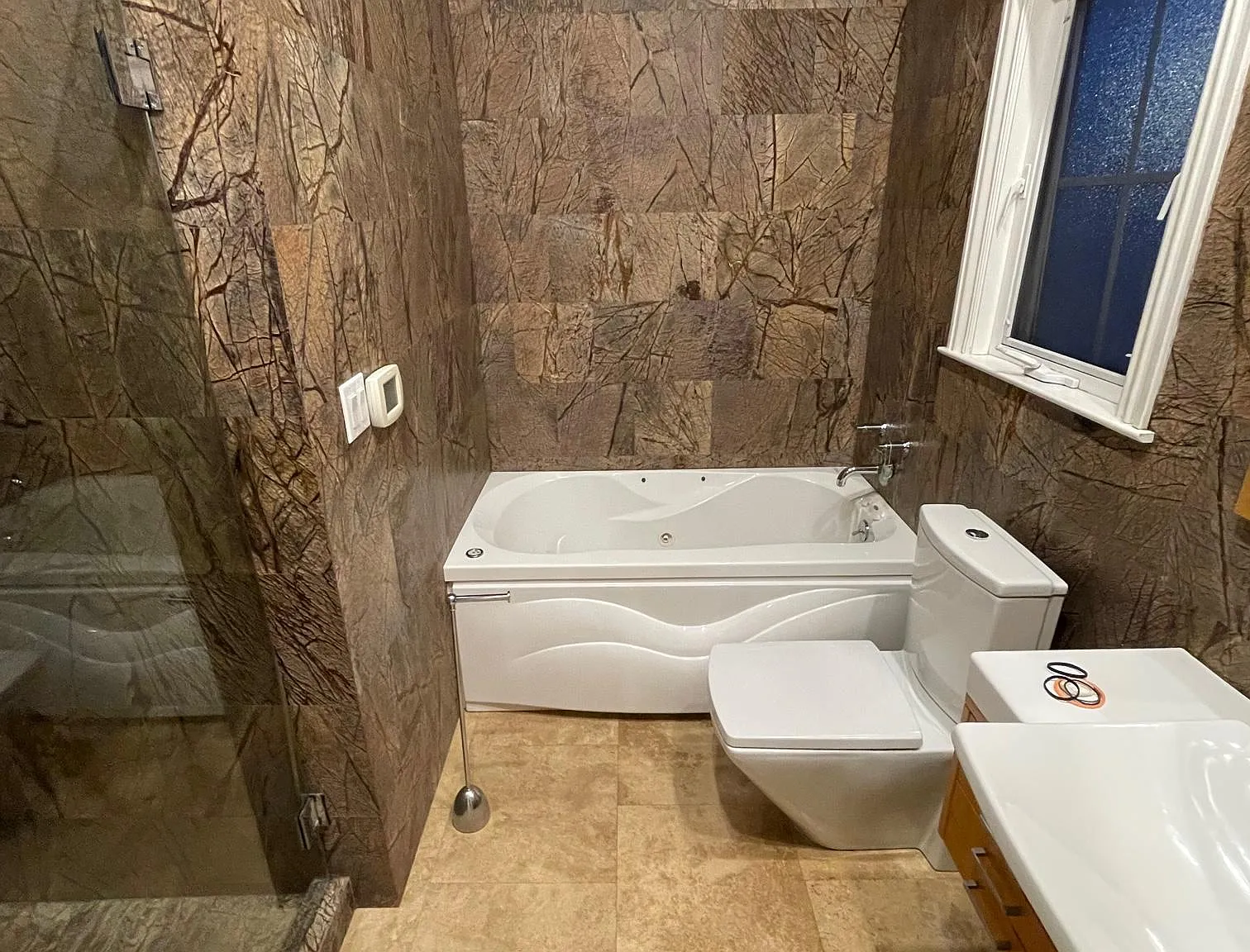 2 bed, $7,000 — Photo 3