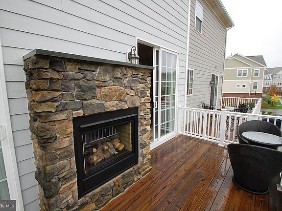 5th image of 115 Anthem Ave