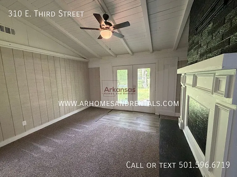 310 E 3rd St — Photo 2