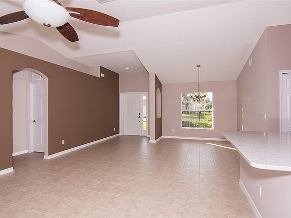 3rd image of 1800 Finch Ln