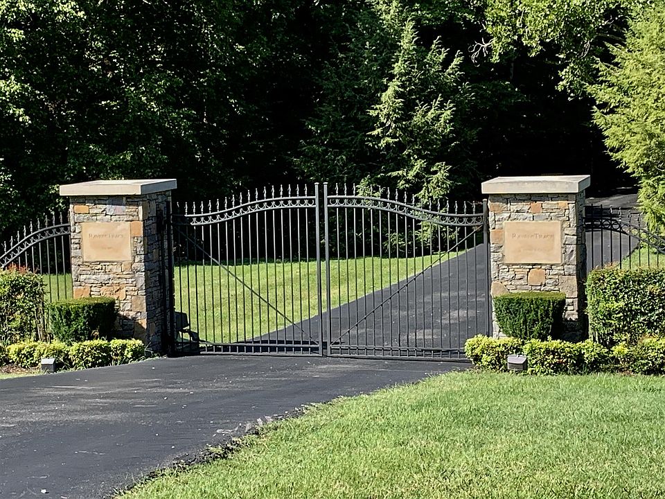 1st image of 3715 Ravenstrace Ln