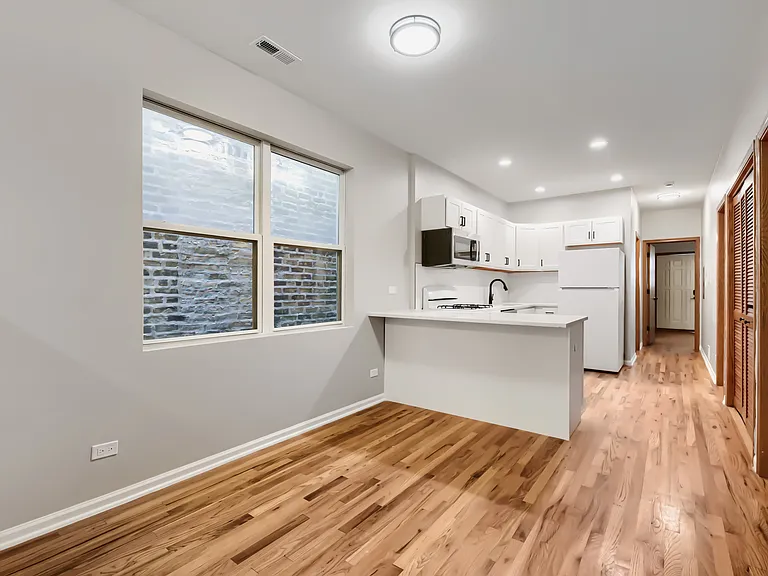 1422 N Maplewood Ave #2 — Photo 9
