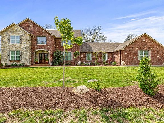 2nd image of 2542 Bluffwood Dr