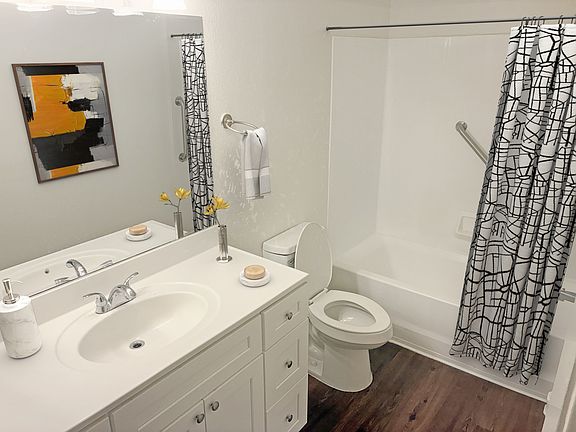 4th image of 531 S Park View St APT 414