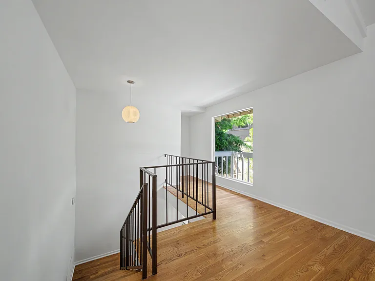 10424 Oletha Ln — Photo 7