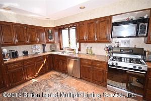 1st image of 290 Vineland Ave