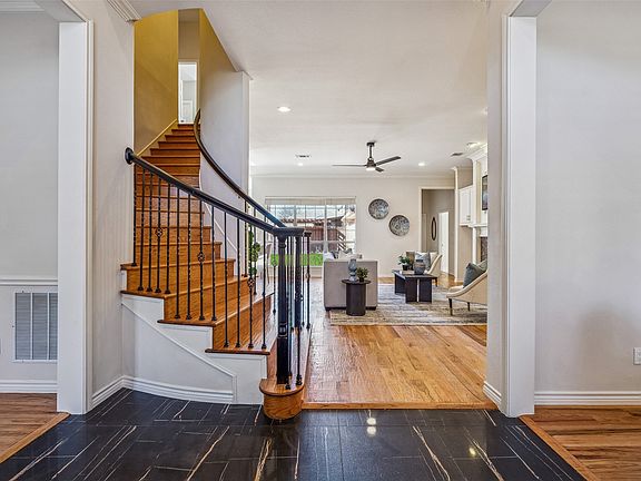 3rd image of 3703 Trailwood Dr