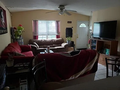 3 bed, 1485 sqft, $1,890 — Photo 2