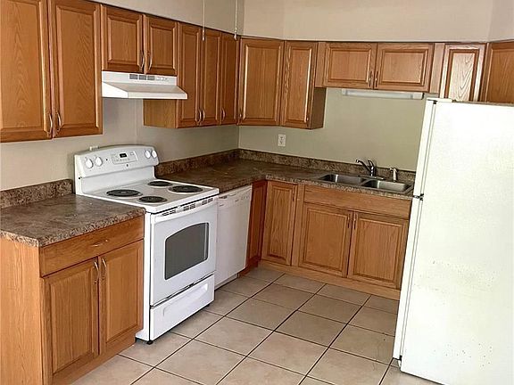 5th image of 20 Elvira Dr