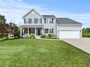 5042 Woodway Ct, Hamburg, NY 14075