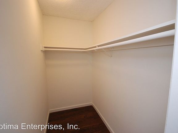 5th image of 1202 N Fuller Ave APT 04
