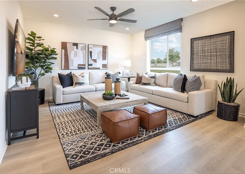 1st image of 1018 Logan Ln