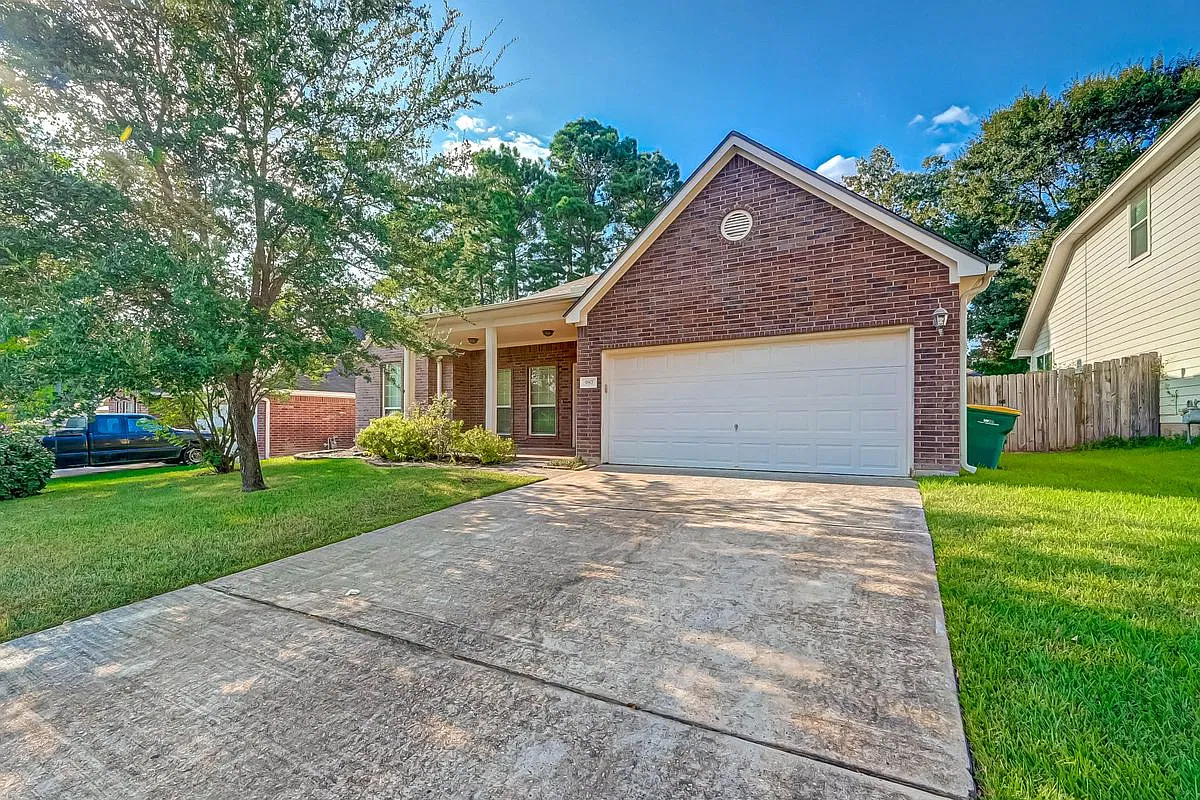 3 bed, 2.0 bath, 2123 sqft, $1,875 — Photo 1