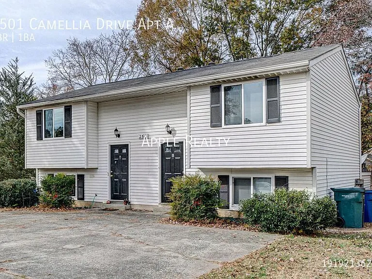 2501 Camellia Dr #A — Photo 2