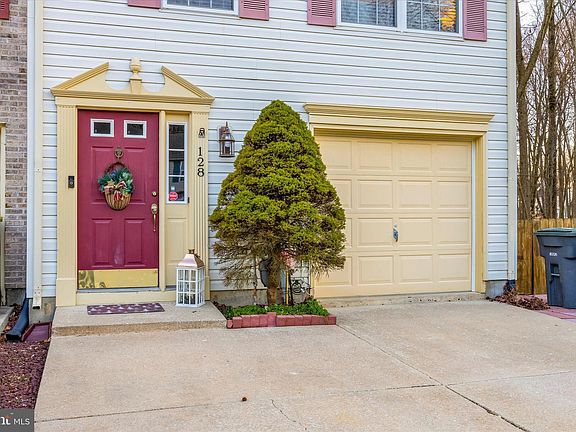 2nd image of 128 Cypress Dr