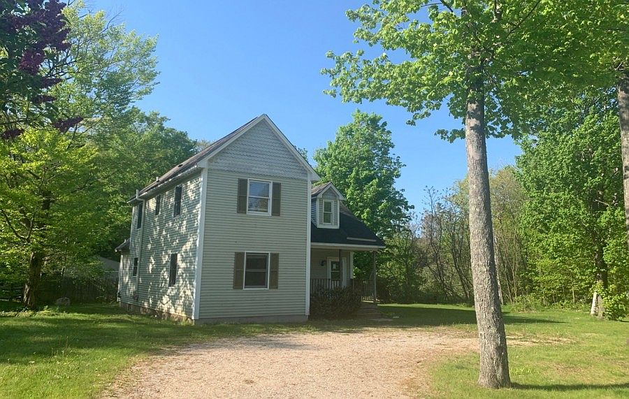 2nd image of 25 Garbrooke Dr