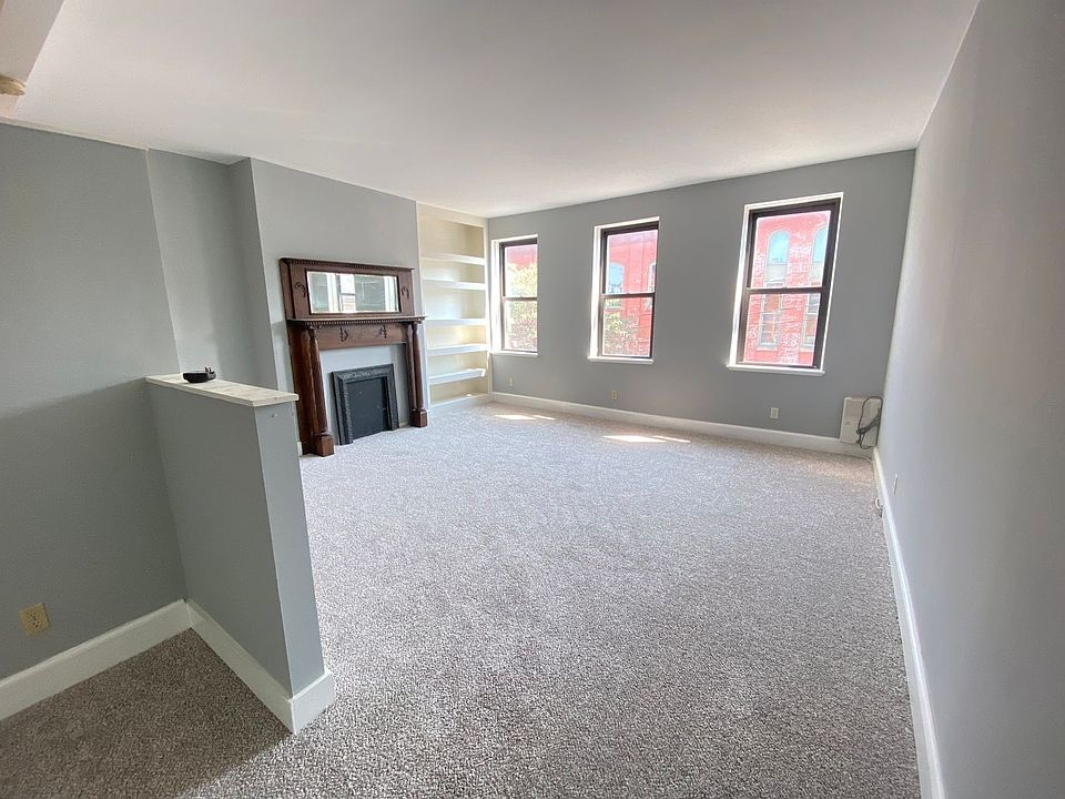 1st image of 22 Bedford Sq APT 3