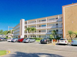 2052 Cornwall #2052-C, Boca Raton, FL 33434