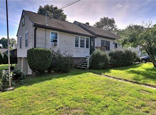 11 Maple St, Trumbull, CT 06611