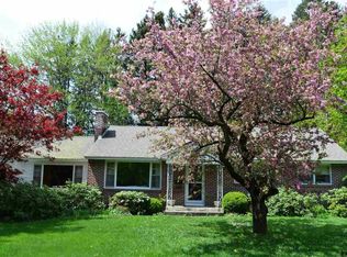 13 Cypress Dr, Glenville, NY 12302