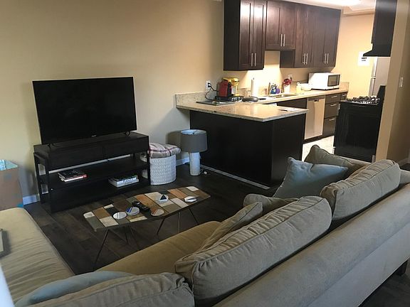 4th image of 2452 Arizona Ave APT 4